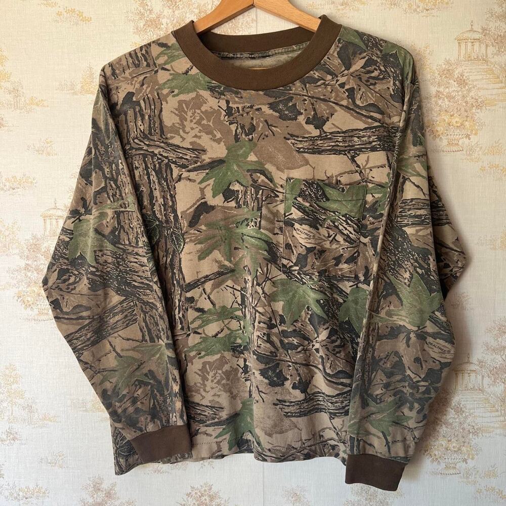 Vintage 90s Realtree Camo Longsleeve | Distressed Pocket Ringer | Size M
